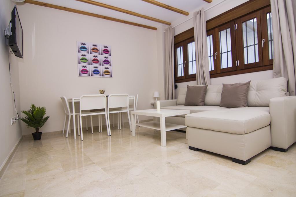 Apartamentos Centro Puerto De Santa Maria إل بويرتو دي سانتا ماريا الغرفة الصورة