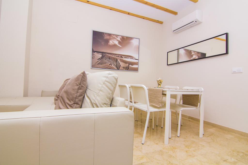 Apartamentos Centro Puerto De Santa Maria إل بويرتو دي سانتا ماريا الغرفة الصورة